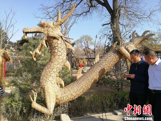 青龙古镇是护卫太原北部的第一军事要塞,又是晋商“走西口”的必经之路,是山西“走出去”的乡亲魂牵梦萦的地方。 杨杰英 摄