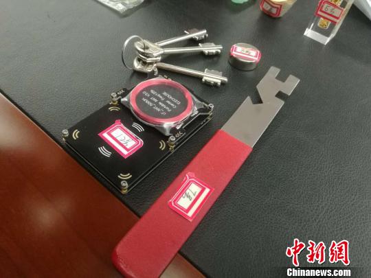 警方起获的部分被盗赃物 杜田 摄