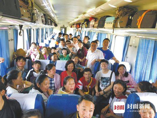 两场地震后的相遇 四川老师陪玉树学生回青海高考
