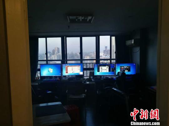 吸纳全国各地玩家62万人,涉案金额高达4.2亿元 葛妍君 摄
