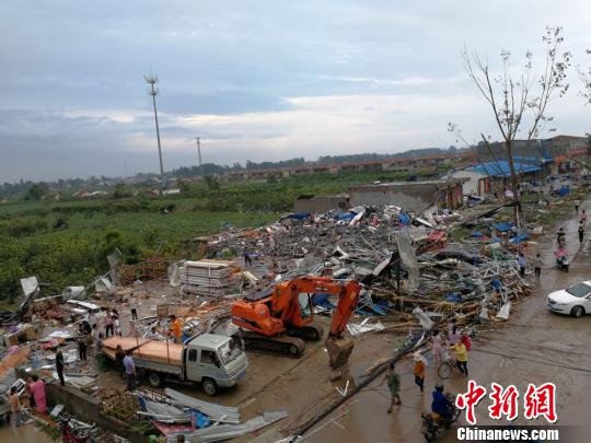 暴雨突袭徐州已致7人遇难 居民讲述惊魂两分钟
