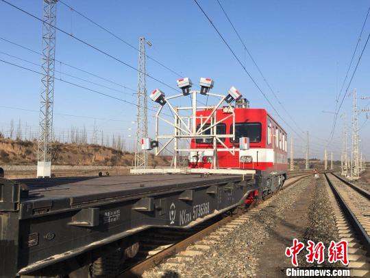 “车载探地雷达系统”应用现场。 西南交大供图 摄