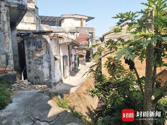 寻找江苏官员被曝歌厅不雅照“梅姨”生活轨迹