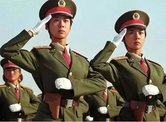 "同志们辛苦了!" "为人民服务!