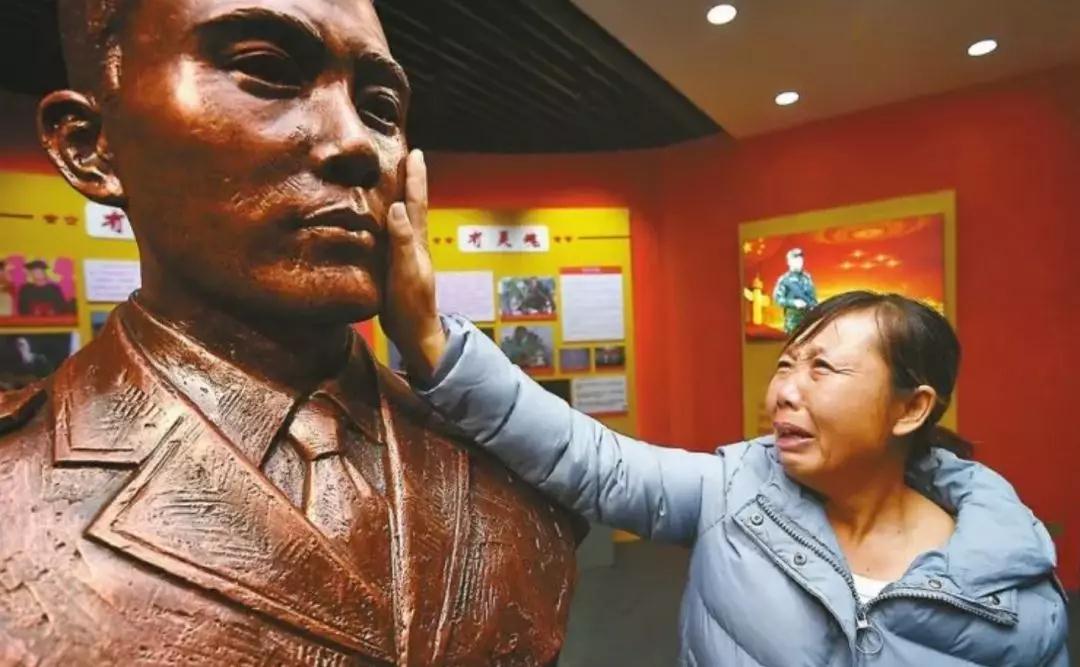 老总摸你脸