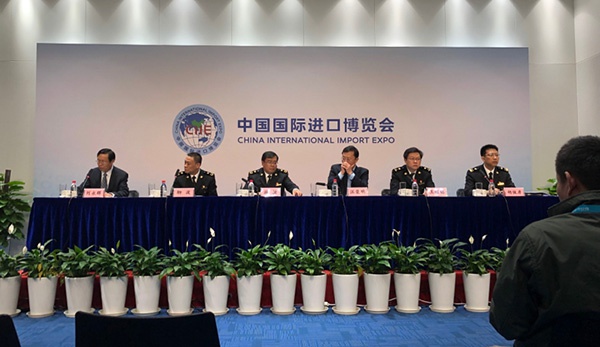 「shijuedenglu」把粗盐放锅里炒一下,你也会治病,可缓解颈肩腰腿痛