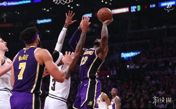 历史性一刻!詹姆斯总得分超越乔丹上升至历史第四