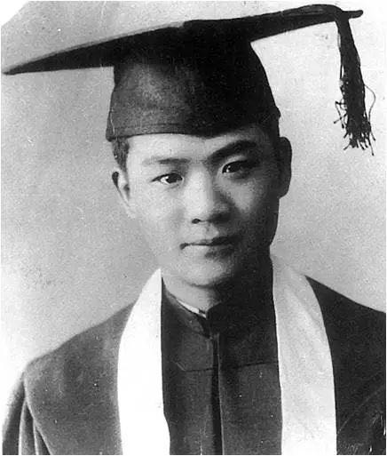 1935年萧乾从燕京大学毕业，沈从文推荐萧乾接替自己编辑大公报副刊。