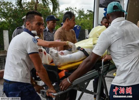 据当地医院透露，有4人被送往医院，其中有1人死亡，其余3名幸存者均为女性，且病情严重。古巴国营电视台报道，客机起飞后不久，就急速向右转，然后坠毁；事发当时据报天阴有雨。总统称已设立特别委员会调查这一意外原因。