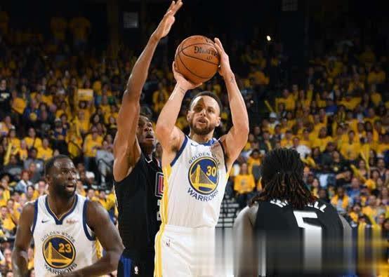 库里抢15个篮板说明了什么