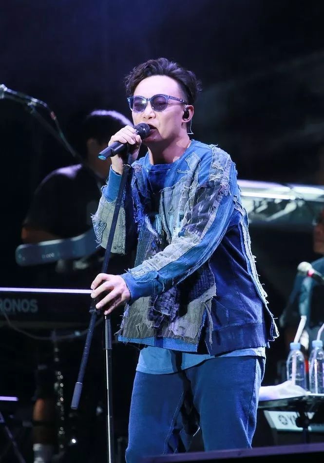 173cm的陈奕迅穿搭丑？明明他才是最会穿港男！