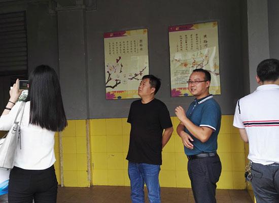 《中国德育》杂志社主任赵广忠到巴南区界石小