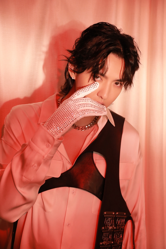 吴亦凡受邀巴黎时装周