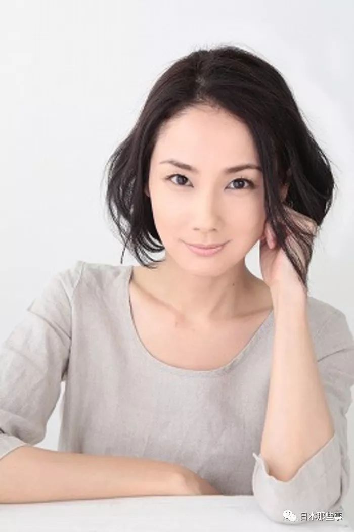 连续两年超天海祐希 她是日本女性憧憬的成熟女子