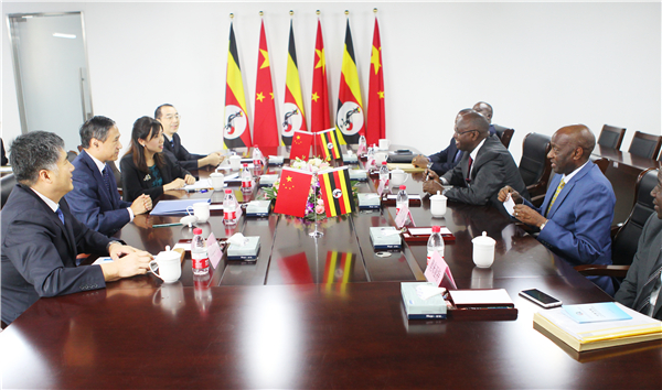 钱锋副部长会见乌干达国防与退役军人事务国务