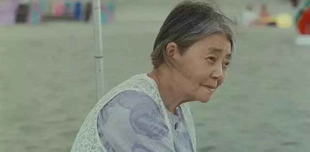 丈夫出轨、家暴,她却坚持40年不肯离婚!为何她