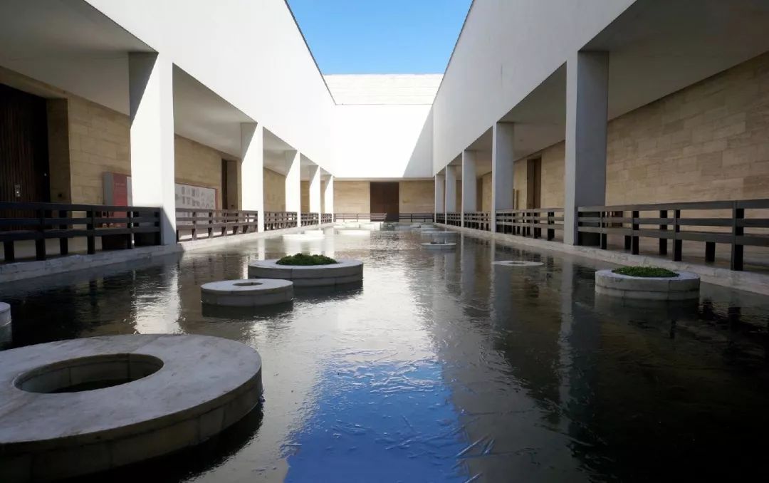 艺青年必打卡,混凝土诗人建筑作品,晓书馆、