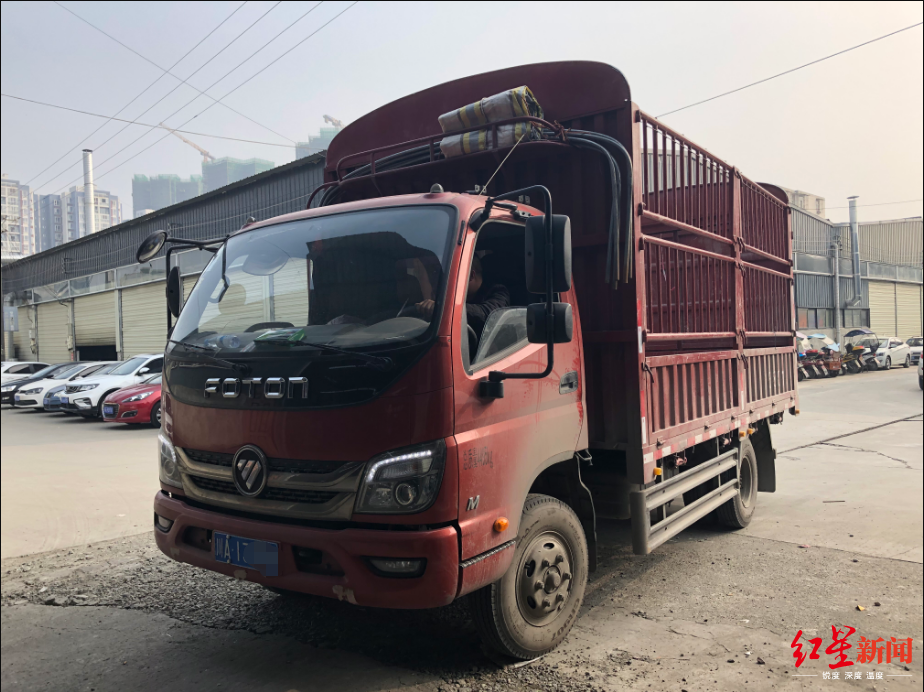  ▲ 司机们购买的蓝牌轻卡