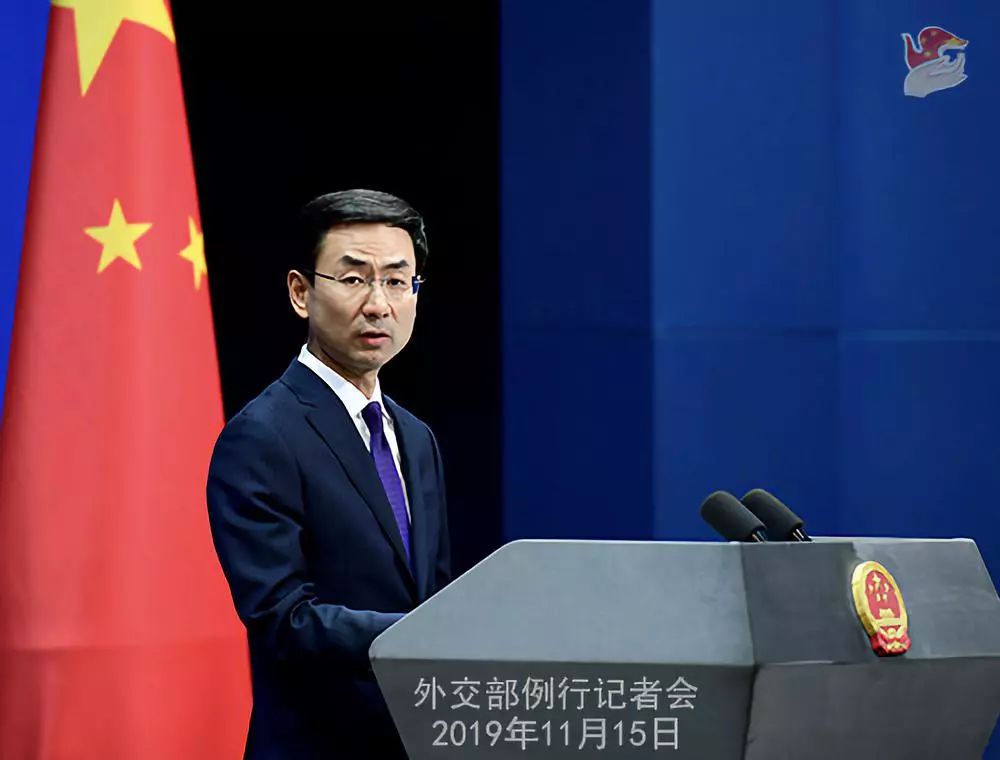 tt登入官网·邓超杨幂互相鞠躬,四小花旦同台,张一山帮杨紫提长裙,微博之夜的看点有点多啊