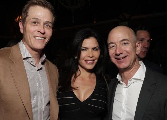 在一起?亚马逊CEO离婚次日 绯闻女友也要离