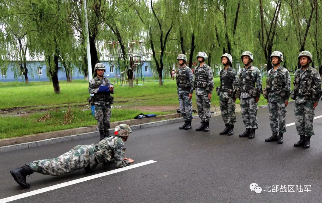 新兵同志,暴风雨部队班长们已准备完毕,等你