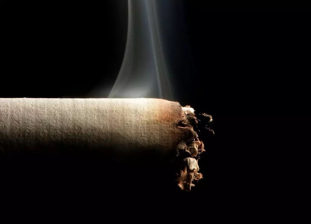 啥是二手烟 8xSy-hpevhcm2138585.jpg