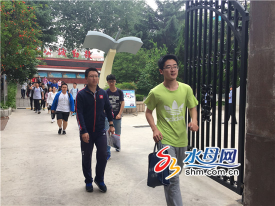 直击2018高考 记录千禧宝宝走出考场瞬间(组图