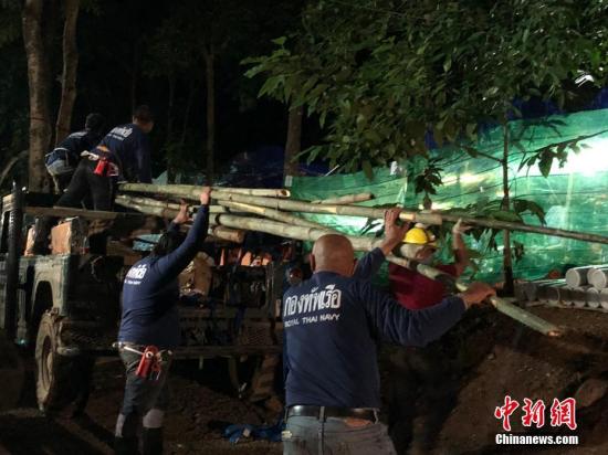 资料图片:救援工作持续紧张进行。 <a target='_blank' href='http://www.chinanews.com/'>中新社</a>记者 王国安 摄