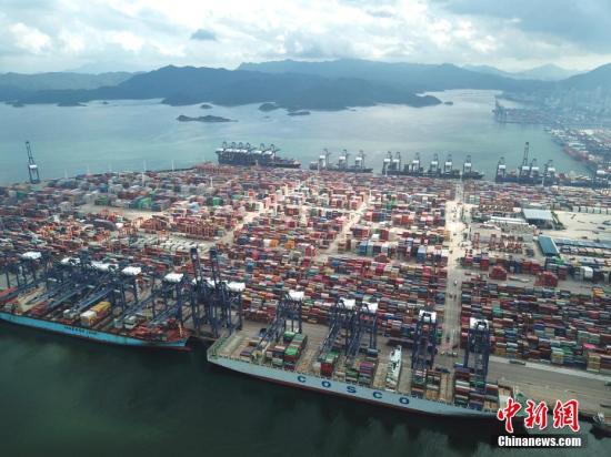 俯瞰深圳盐田港。 <a target='_blank' href='http://www.chinanews.com/'>中新社</a>记者 陈文 摄