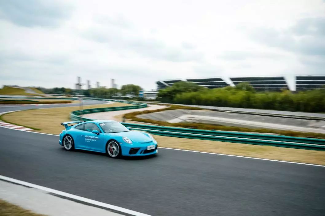 911GT3究竟有多大魅力?让这位资深跑车爱好者告诉你