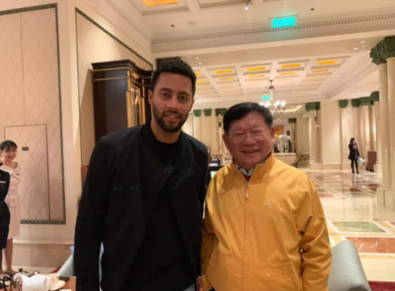 莱富董事长_黛莱皙董事长本人照片(2)