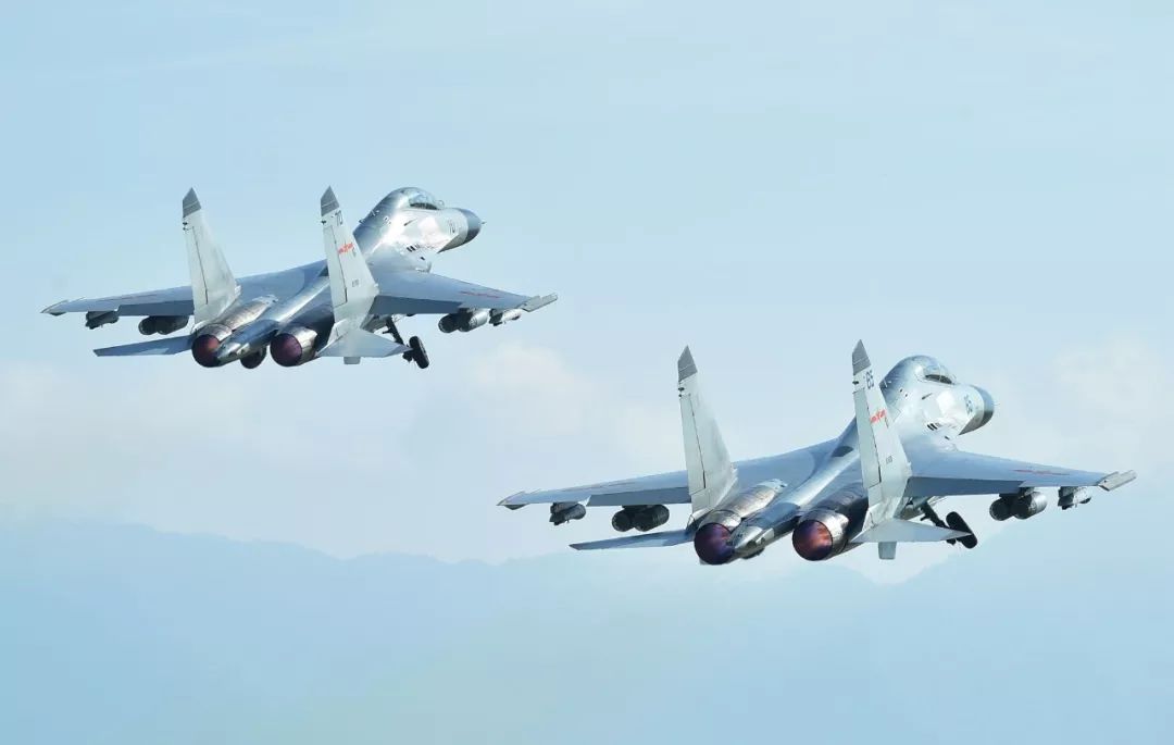 南海舰队航空兵某旅开展战机大强度实弹训练