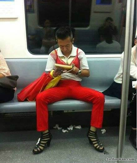 小两口去饭店找刺激 !每日轻松一刻3月2日晚间版