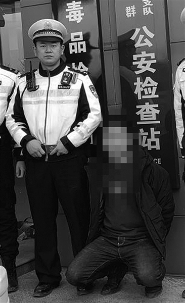 “文学院才子”变成 高速交警执法能手