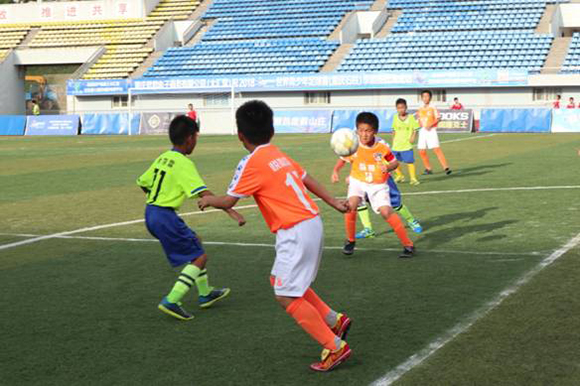 马德兴：U17国足热身赛遭乌兹渝超联赛-重庆城市足球联赛赛程-直播比分入口逆转缺少高强度比赛是主因