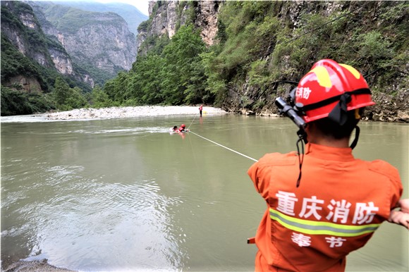 鹤峰乡镇人口_鹤峰木耳山(2)