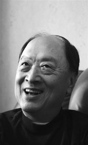 武侠小说家萧逸辞世 一生飘逸，收鞘无声