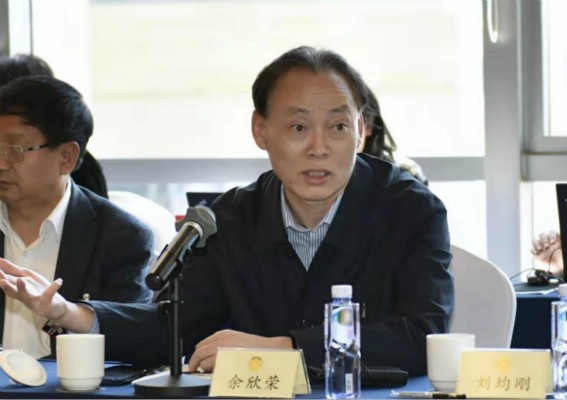 全国政协委员、农业农村部副部长余欣荣 孙眉 摄