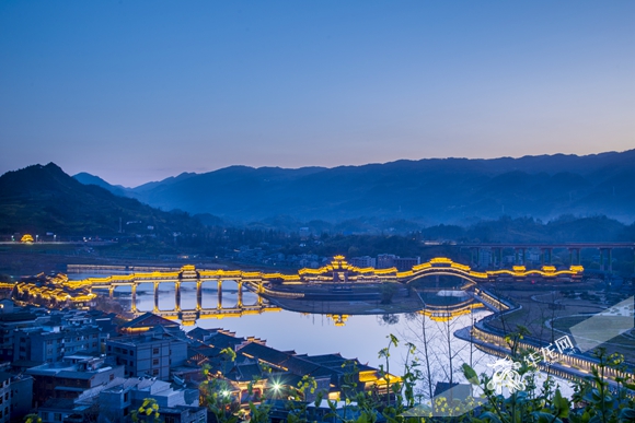 濯水风雨廊桥.黔江区旅游局供图 华龙网发