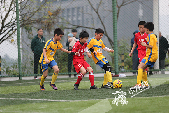 中国城市少儿足球联赛在渝开幕 将挑选最佳阵