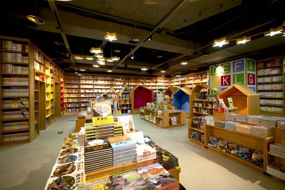2万余种少儿读物及多个主题场景 重庆最大儿童成长主题书店来了_新浪新闻