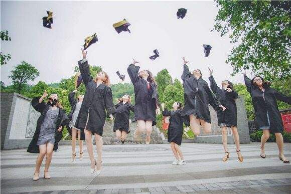 南艺毕业典礼隆重举行,学生请批最后一张假条