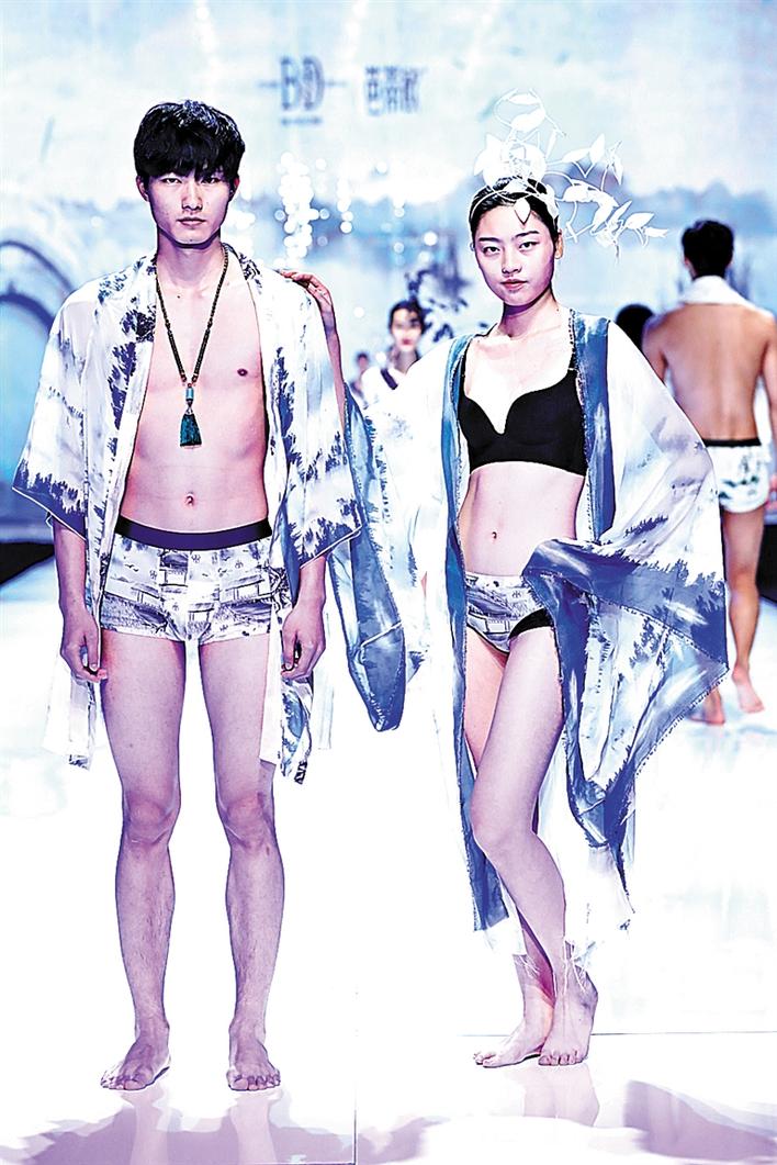 性文化内衣展_红色文化图片(3)