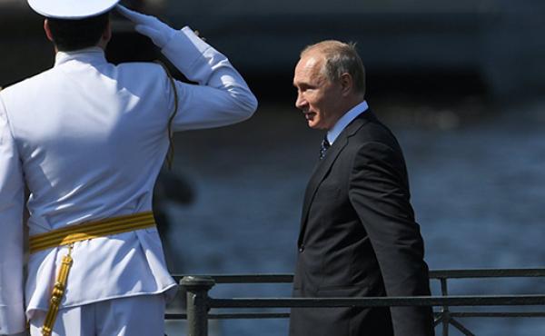 俄海军日举行海上大阅兵,航母杀手等40艘军