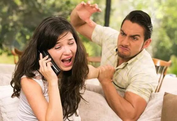 老板请客性侵员工妻子,男子却敢怒不敢言,女子