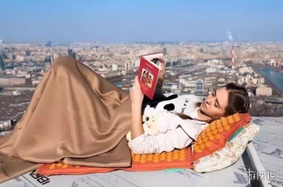 战斗民族人少是有原因的!小姐姐晒超高性感私房照