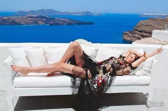 你能看出她快50了吗?奶奶级的火辣美人堪称岁月宠儿