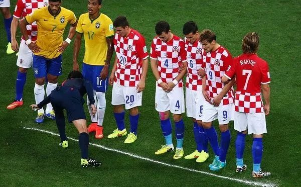 足球都植入芯片了 世界杯上的这些黑科技了解