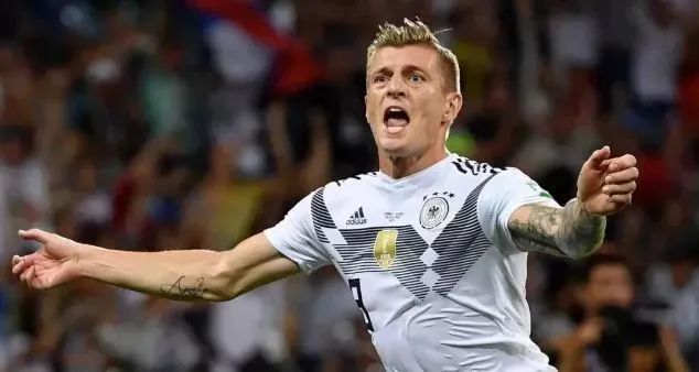 朋友,来赌球啊!世界杯很火,天台很挤!