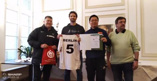 中国教练太刻板外国教练难沟通!他拿到C级教